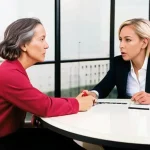 Как использовать метод "мудрого совета" для решения личных или рабочих конфликтов и повышения эмоционального интеллекта.