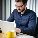 Практические советы по управлению стрессом на рабочем месте для повышения продуктивности и психологического комфорта