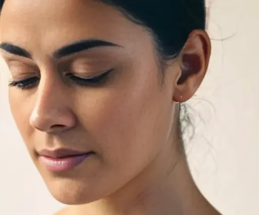 Исследование нейрофизиологии медитации: как осознанность изменяет структуру мозга и влияет на эмоциональное благополучие.