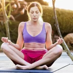 Секреты утренних ритуалов: как 10 минут медитации и растяжки меняют начало дня для улучшения здоровья.