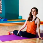 Как выбрать йога-коврик и аксессуары для начинающих чтобы сделать практику комфортной и мотивирующей