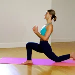 Создайте "энергетические паузы": короткие 5-минутные ритуалы на работе, включающие дыхательные упражнения и растяжку для повышения продуктивности.