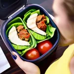 Создайте фитнес-подписку на обеды: комбинируйте здоровые блюда с онлайн-занятиями, чтобы перекусы и тренировки стали частью рабочего дня.