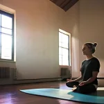 Интеграция звукового дыхания в медитативные практики для глубокого расслабления и нейропластичности мозга.